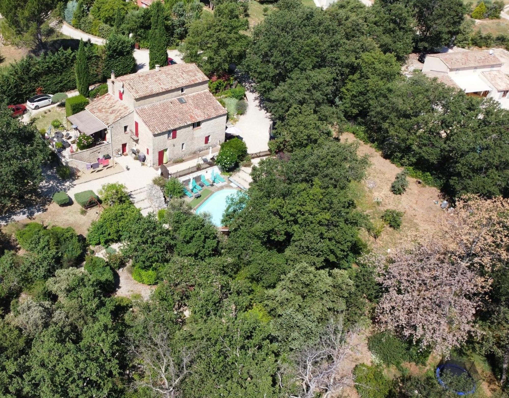 La Bastide De Mauragne - Gite Les Iris Apt Bagian luar foto